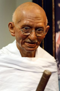 Lire la suite à propos de l’article L’histoire du defenseur des droits de l’Homme, Gandhi